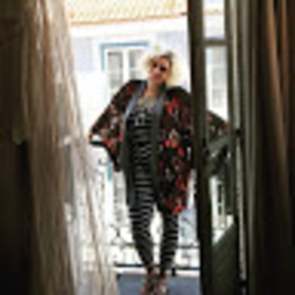 Meet your Posher, Jessica - Picture 1 of 1